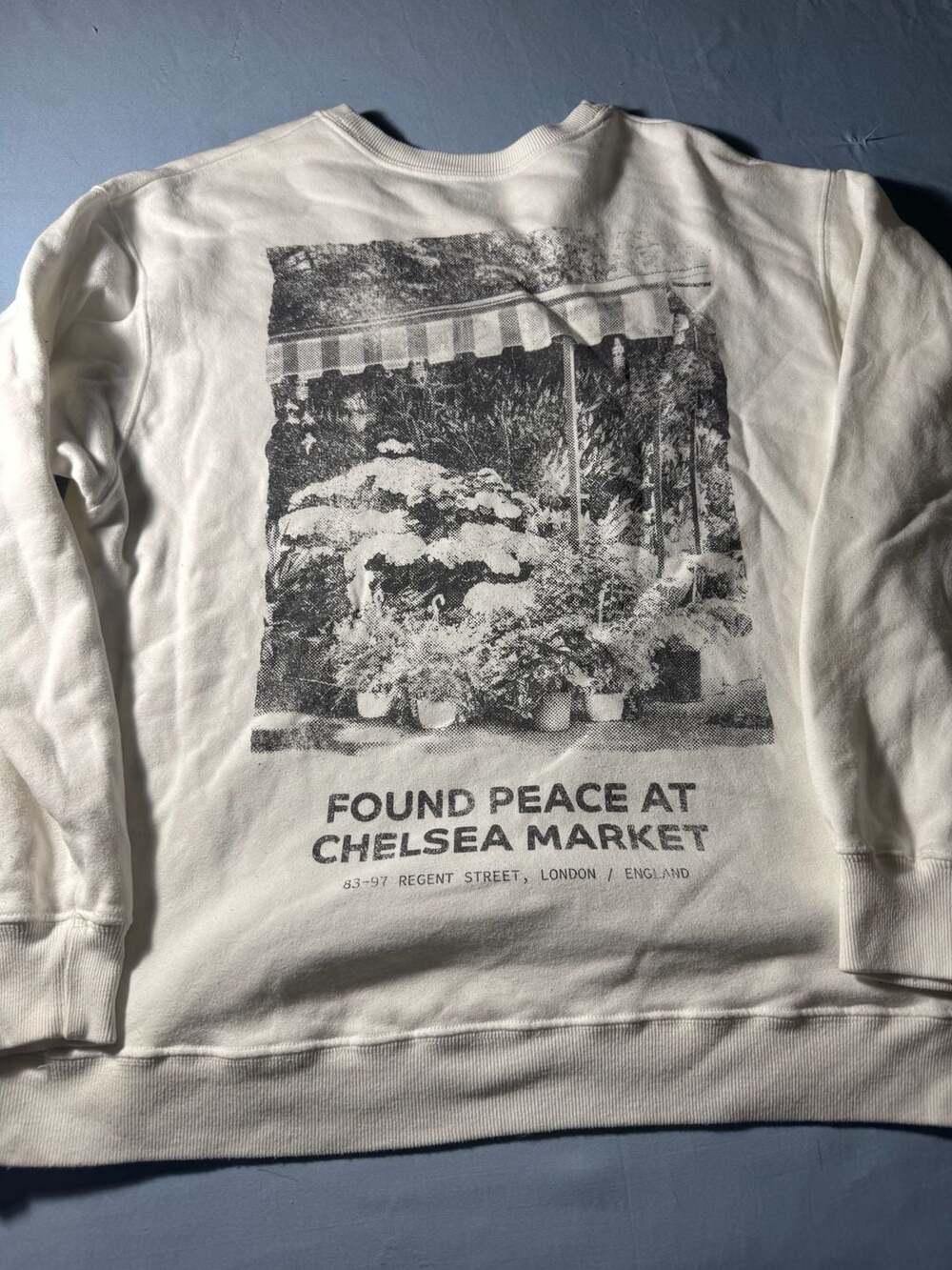 Hollister Found Peace At Chelsea Market Size S White